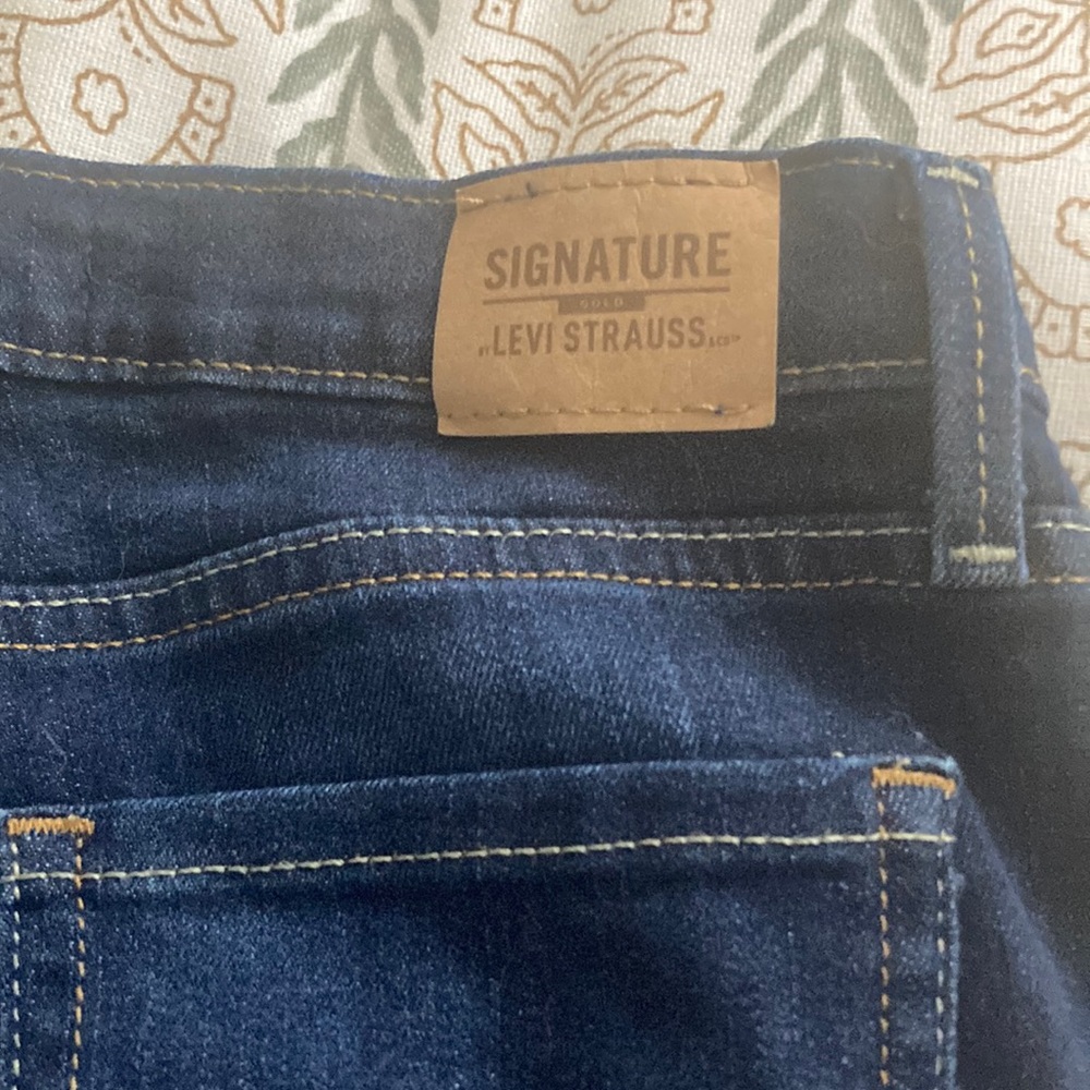 Amazing jeans, they are Levi’s, very comfortable
